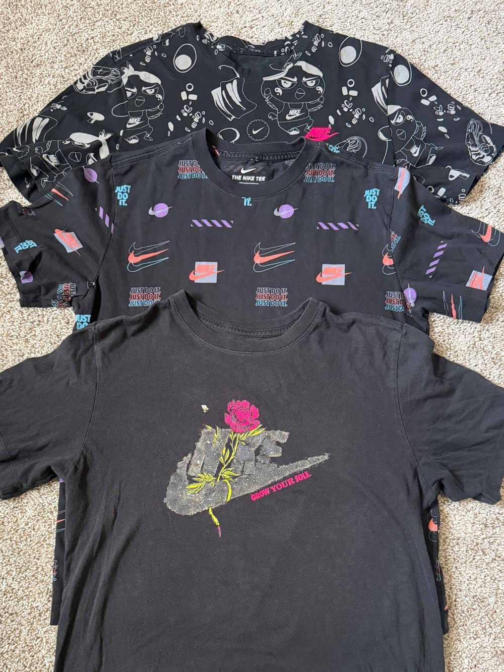 Nike Black Tees Graphic Accents